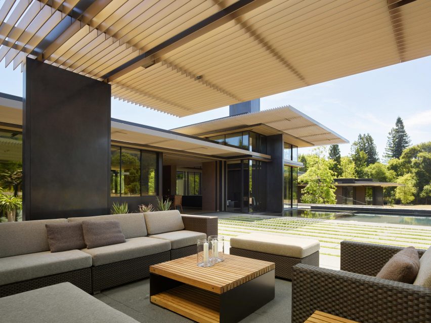 California Meadow House by Olson Kundig