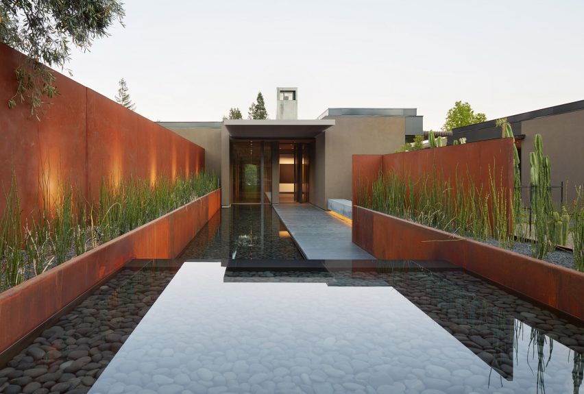 California Meadow House by Olson Kundig