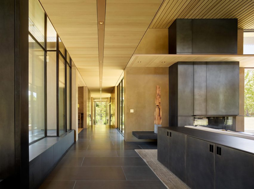 California Meadow House by Olson Kundig