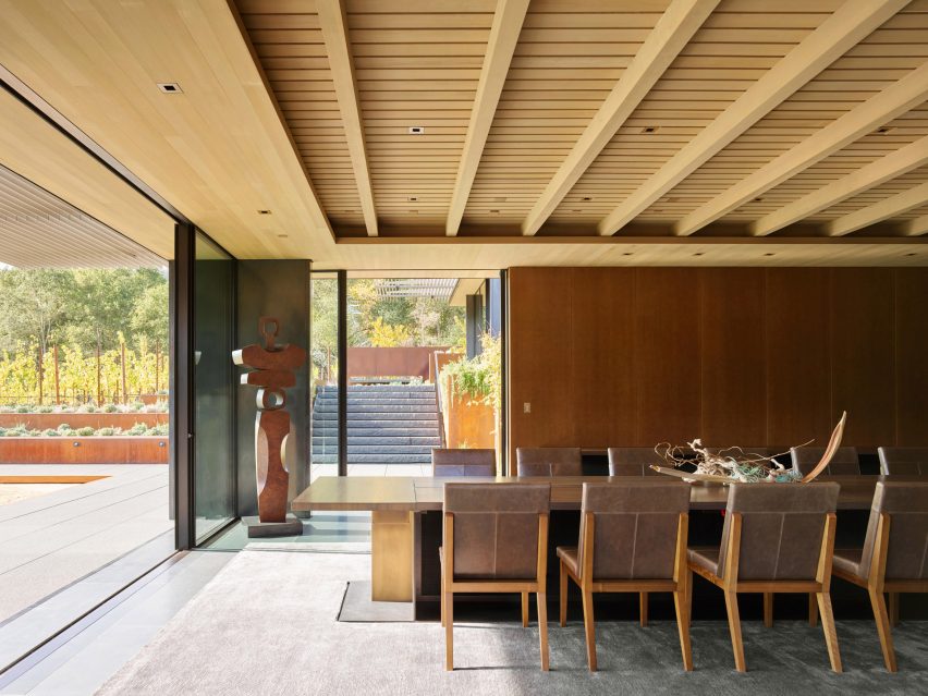 California Meadow House by Olson Kundig