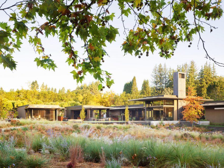 California Meadow House by Olson Kundig