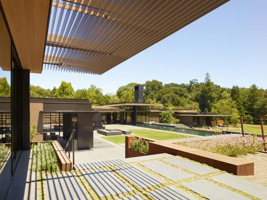 California Meadow House by Olson Kundig
