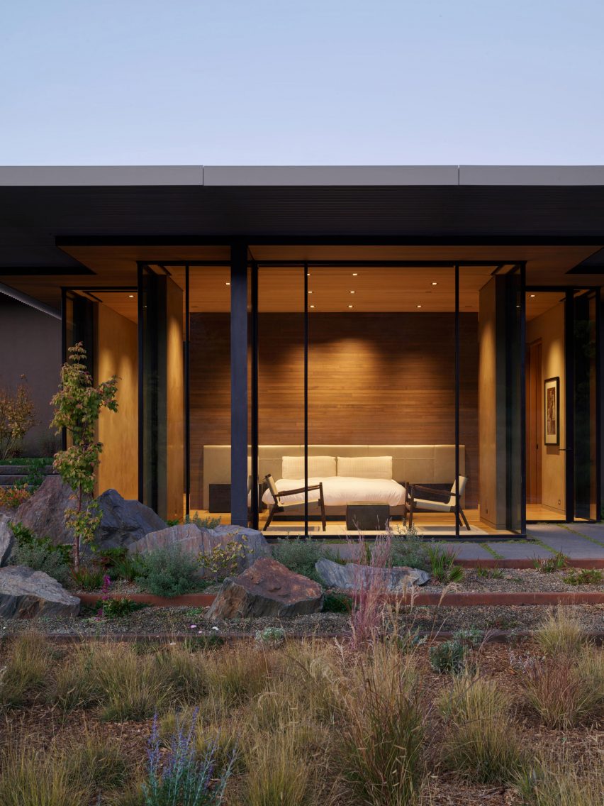 California Meadow House by Olson Kundig