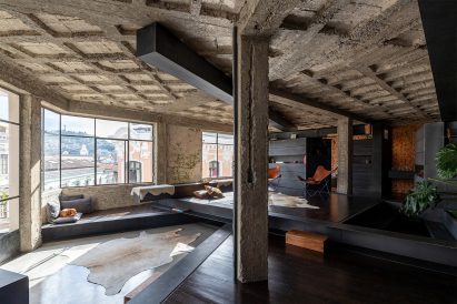 concrete living room by Jarrín