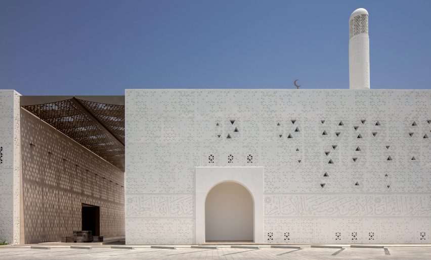 Mosque of the Late Mohamed Abdulkhaliq Gargash in Dubai by Dabbagh Architects