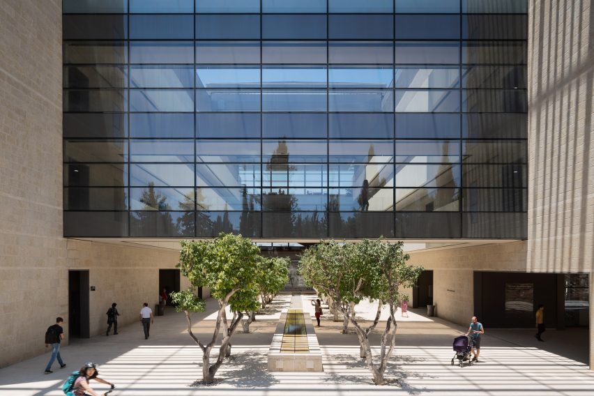 The courtyard of Edmond and Lily Safra Center for Brain Sciences