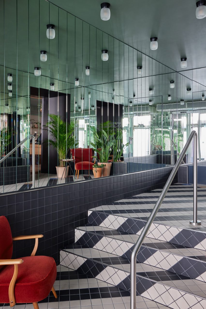 Schwan Locke hotel Munich by Fettle