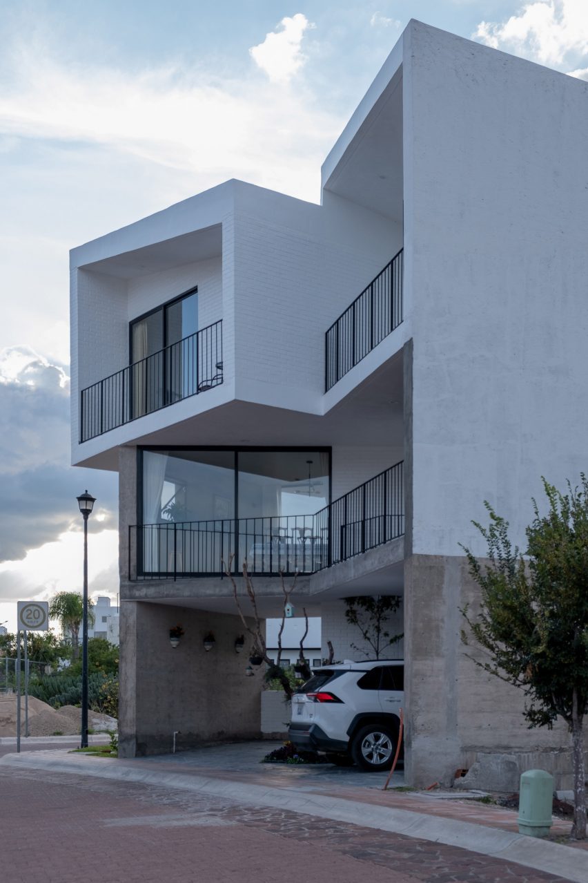 Frame House by Gestalt Associates