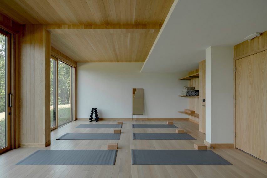 Garrison Architects completes modernist Catskills retreat with 24 elevated cabins