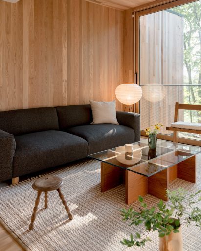 Neutral interiors in a cabin living room
