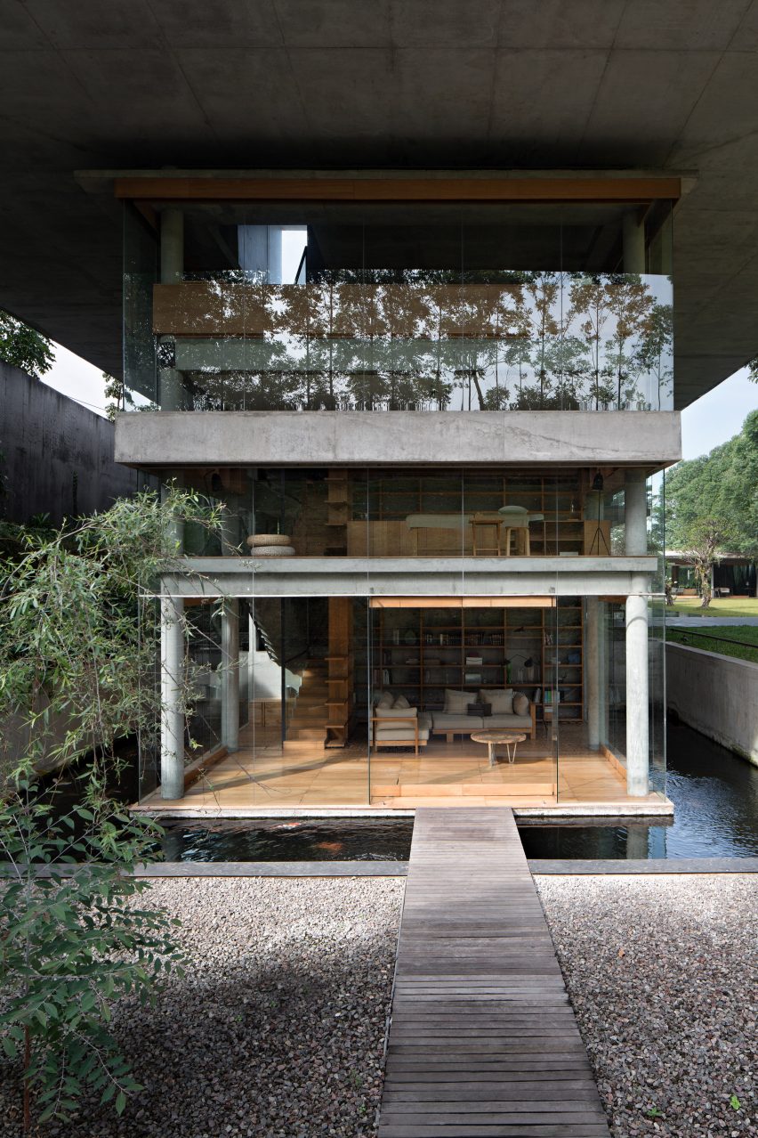 IH Residence in Bandung, Indonesia, by Adramatin