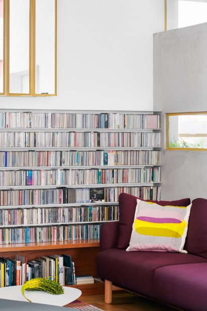 Snug in Louveira Apartment by Ana Sawaia