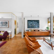 Living space in Louveira Apartment by Ana Sawaia
