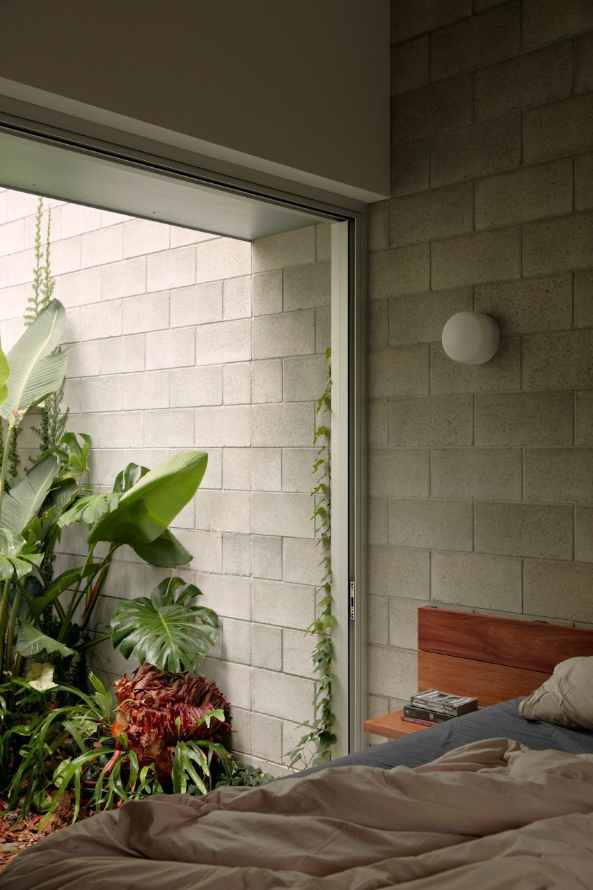 Mt Coot-Tha House by Nielsen Jenkins