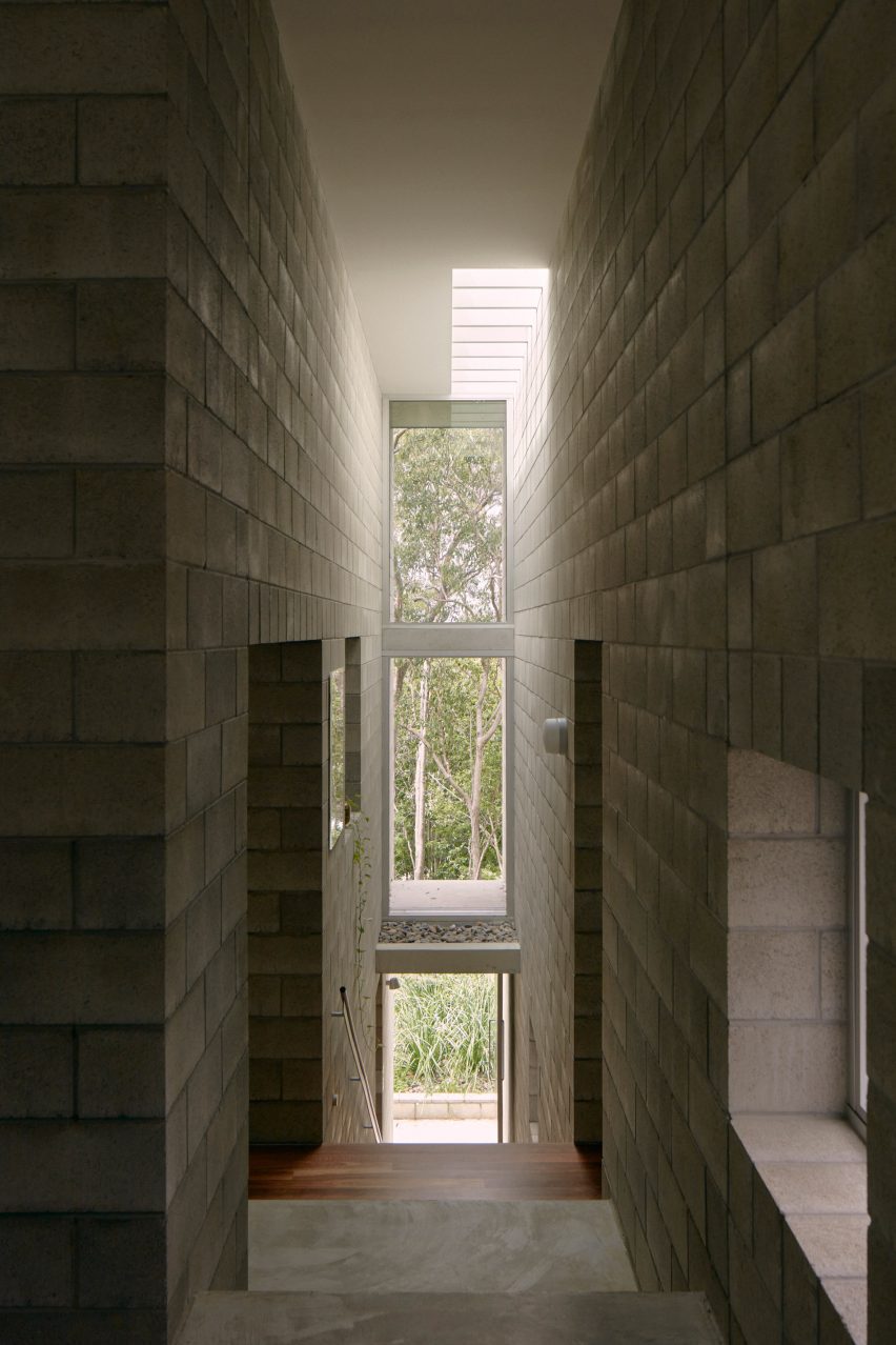 Mt Coot-Tha House by Nielsen Jenkins