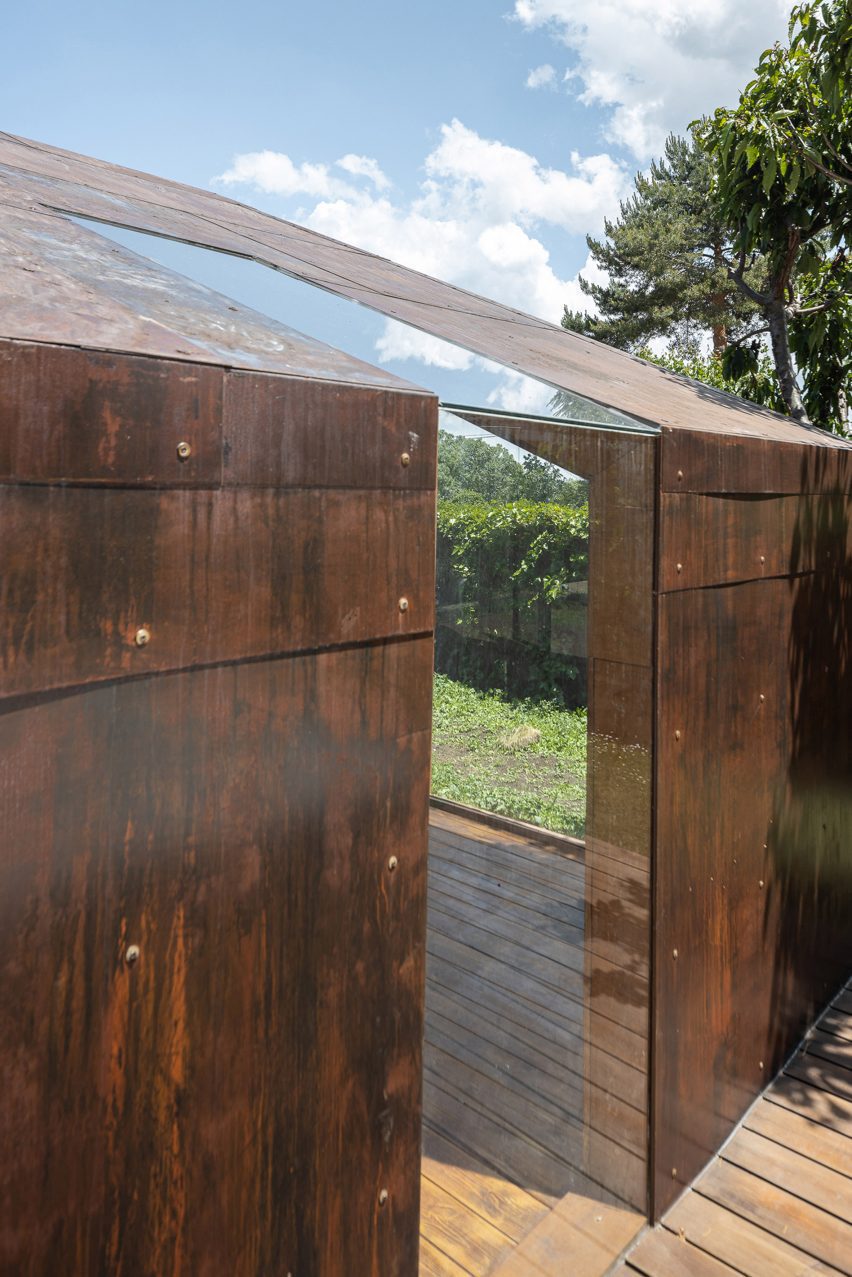 The Writers Cabin by MuDD Architects