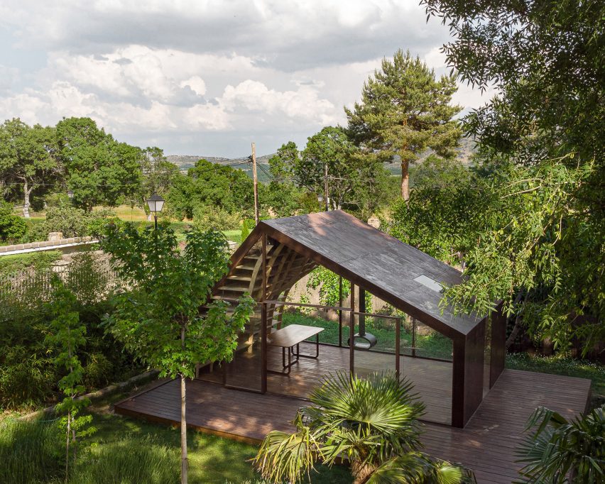 The Writers Cabin by MuDD Architects