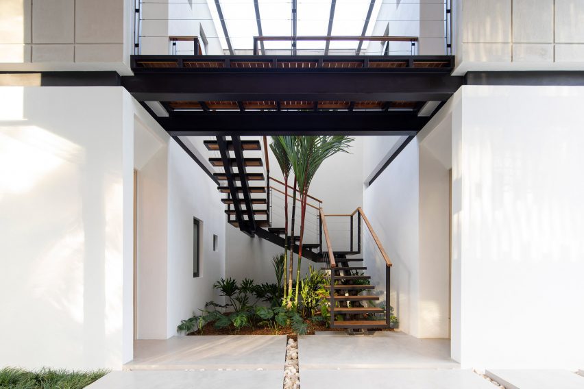 Naia by Studio Saxe