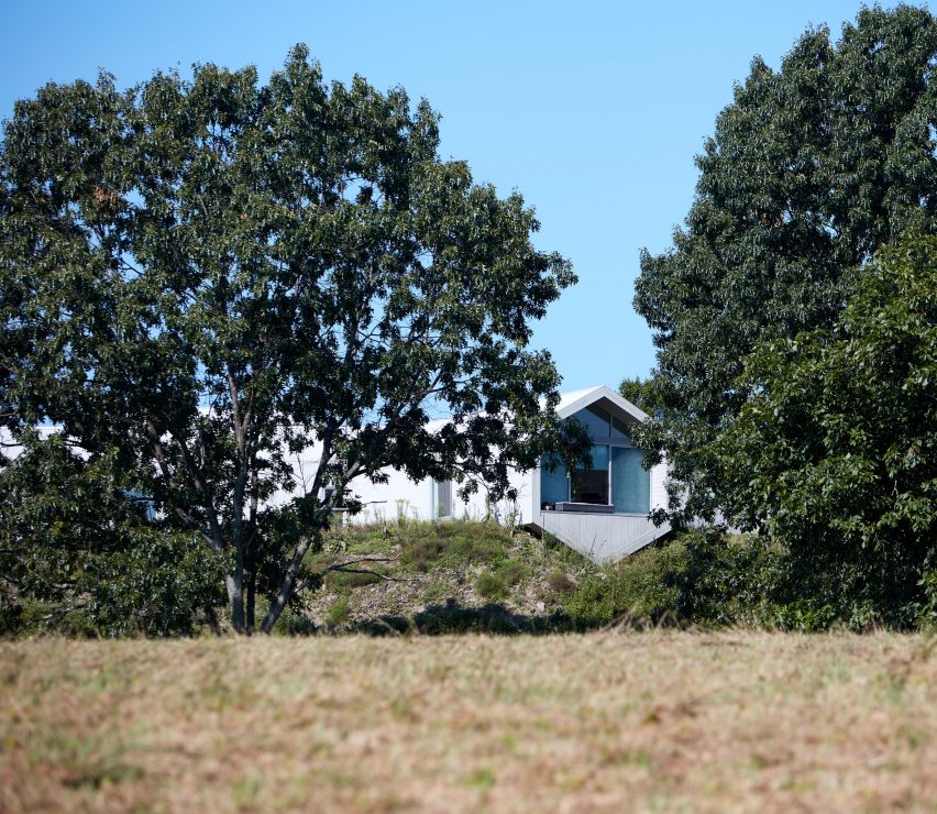 Salt Point Residence by Reddymade and Ai Wei Wei