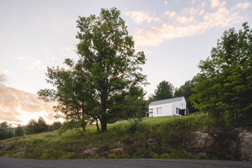 Saltbox Passive House viewed from the street
