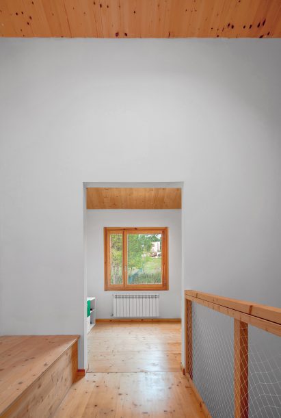 SAU Taller d'Arquitectura added squared windows