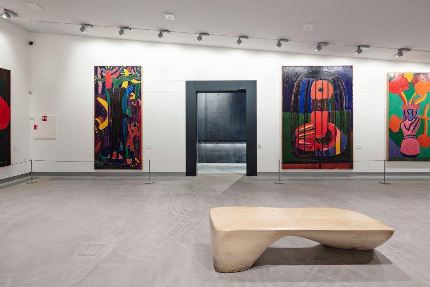 Gallery showing contemporary art