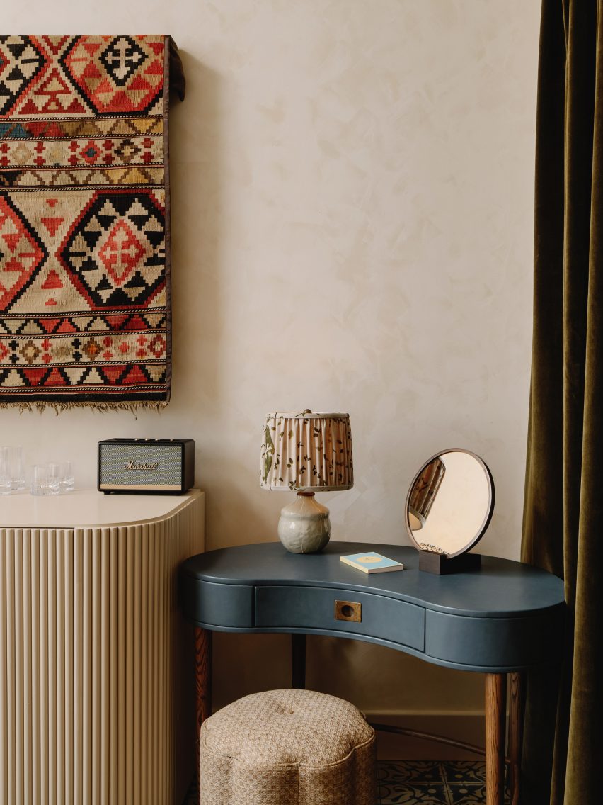 Bedroom detail