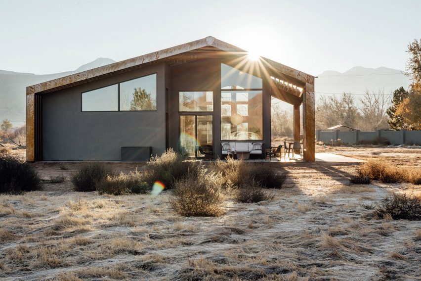 Sunny Acres Residence by Studio Upwall Architects