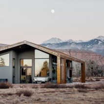 Sunny Acres Residence Studio Upwall Architects