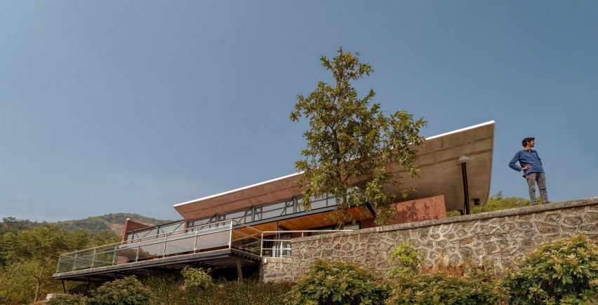 The Cove House by Red Brick Studio