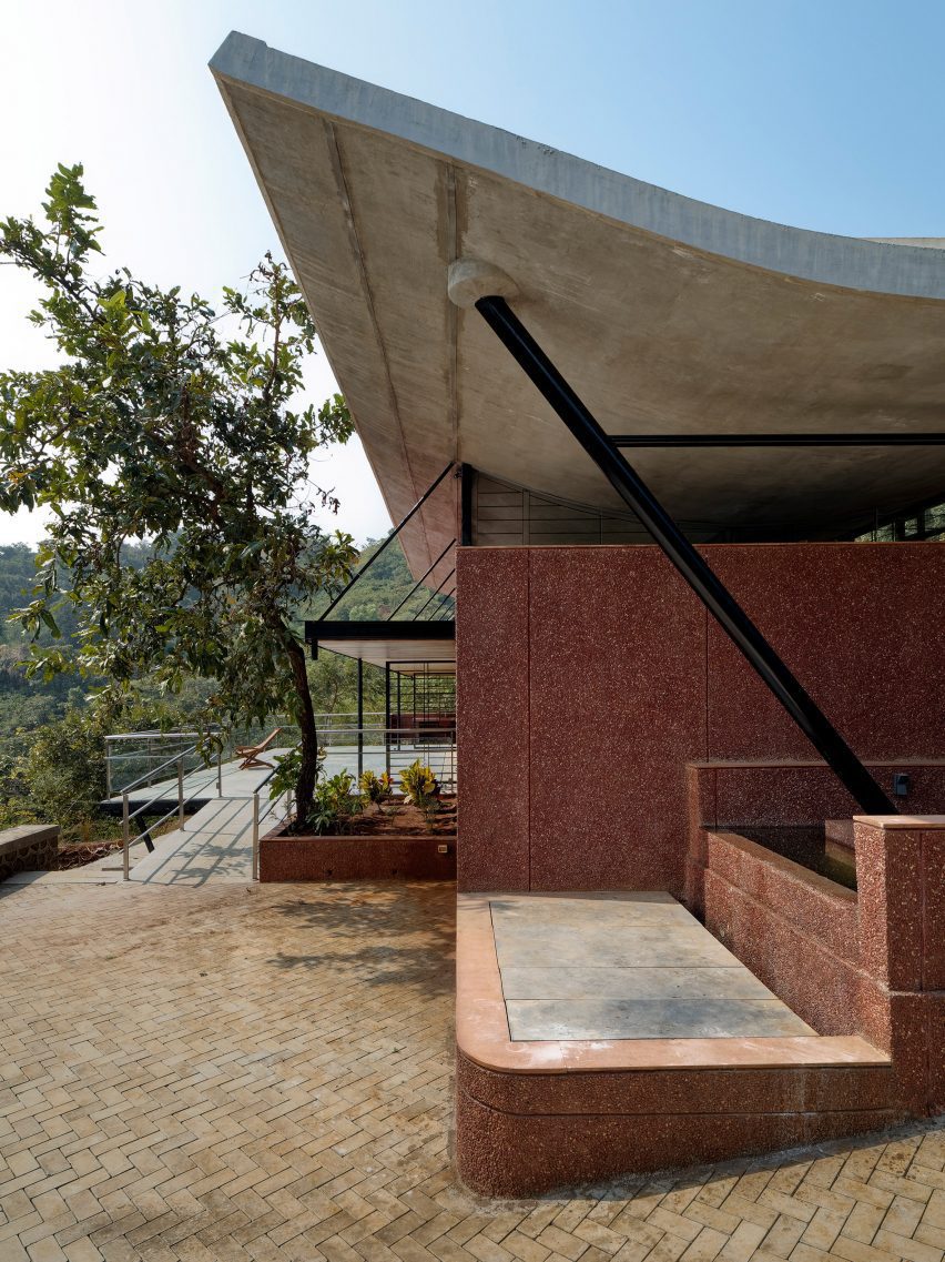 The Cove House by Red Brick Studio