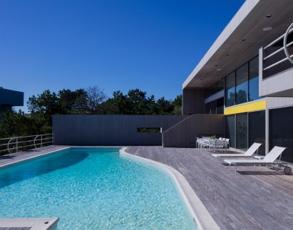 Worrell Yeung added a swimming pool to the deck