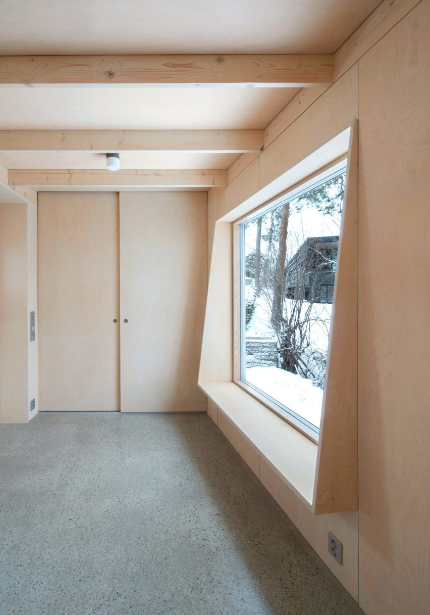 A picture frame window