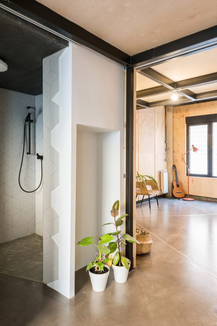Music studio in Spanish apartment