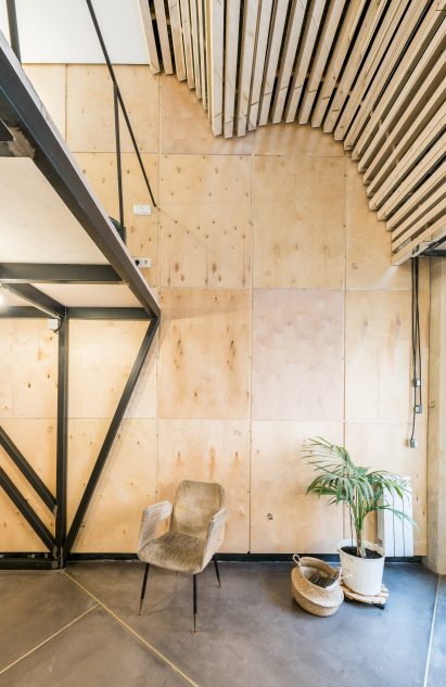 Wooden slats in Madrid flat