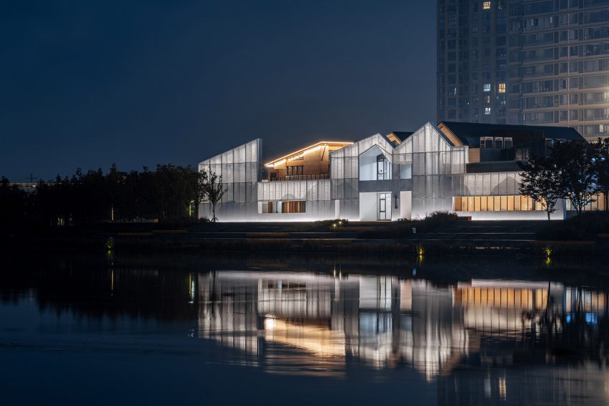 Duoyin bookstore Huangyan by Wutopia Lab