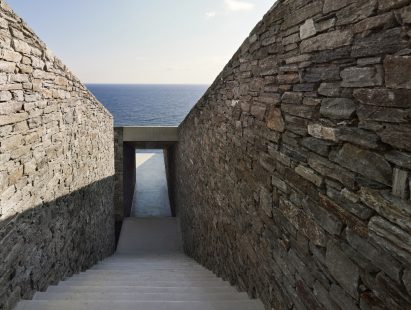 nCaved by MOLD architects