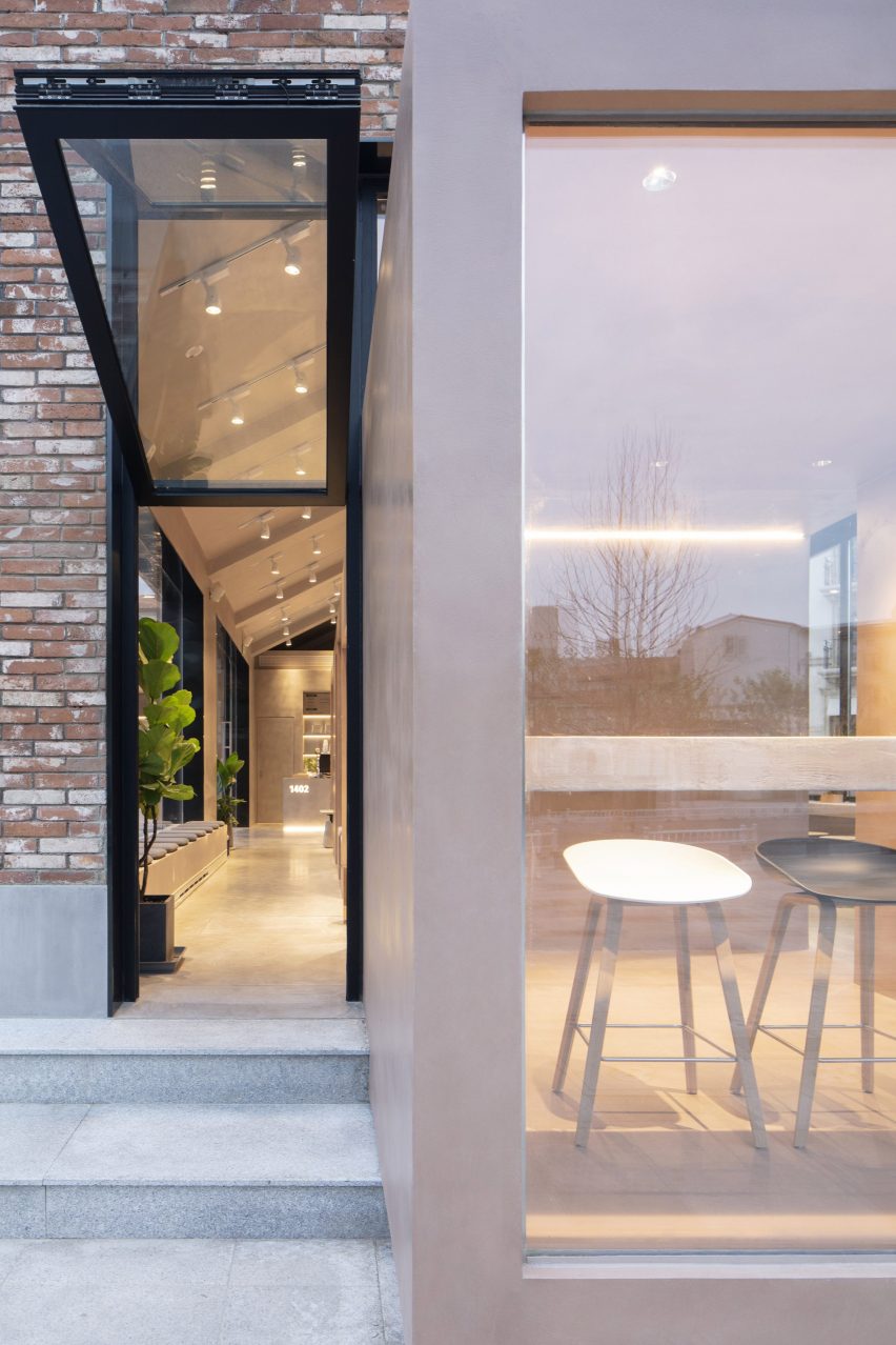 1042 coffee shop by BLUE Architecture Studio