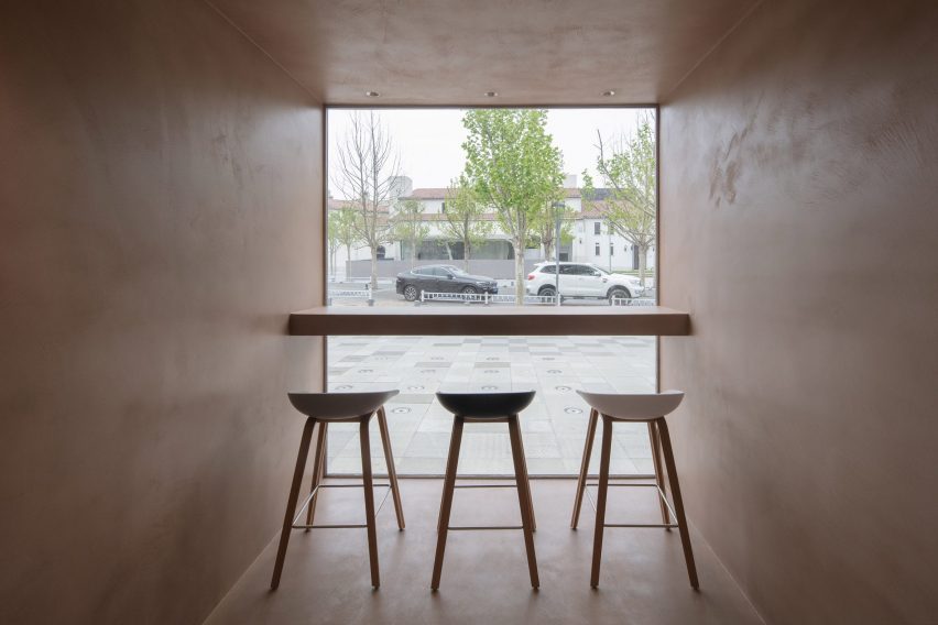 1042 coffee shop by BLUE Architecture Studio