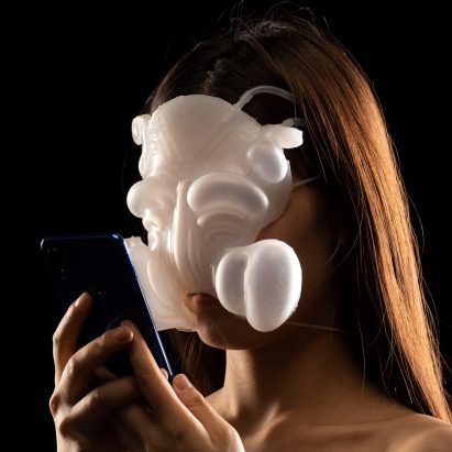 Liǎn mask uses artificial intelligence to respond to your emotions
