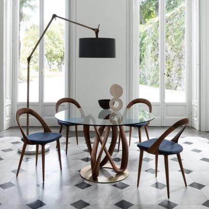 Chair with wooden base