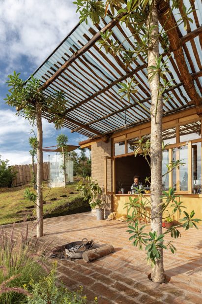 Rammed-earth walls