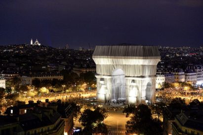 L'Arc de Triomphe Wrapped at night