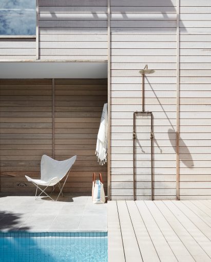 Pool shower at Broadway project by Foomann