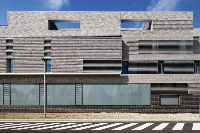 Contemporary International Resource Library by Bruno Gaudin Architectes