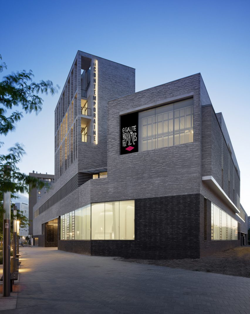 Contemporary International Resource Library by Bruno Gaudin Architectes