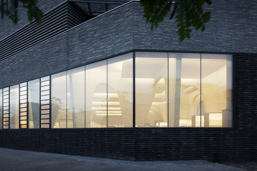 Contemporary International Resource Library by Bruno Gaudin Architectes