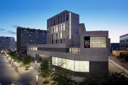 Contemporary International Resource Library by Bruno Gaudin Architectes