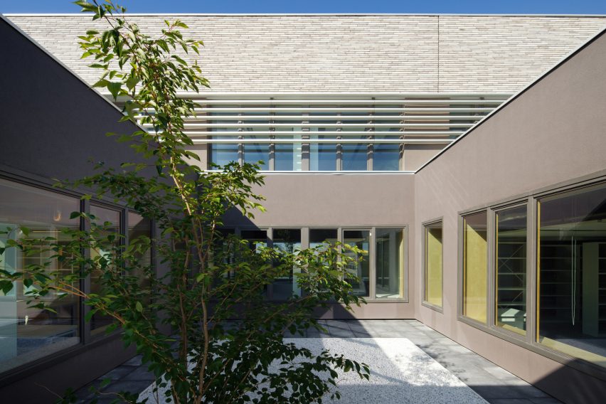 Contemporary International Resource Library by Bruno Gaudin Architectes