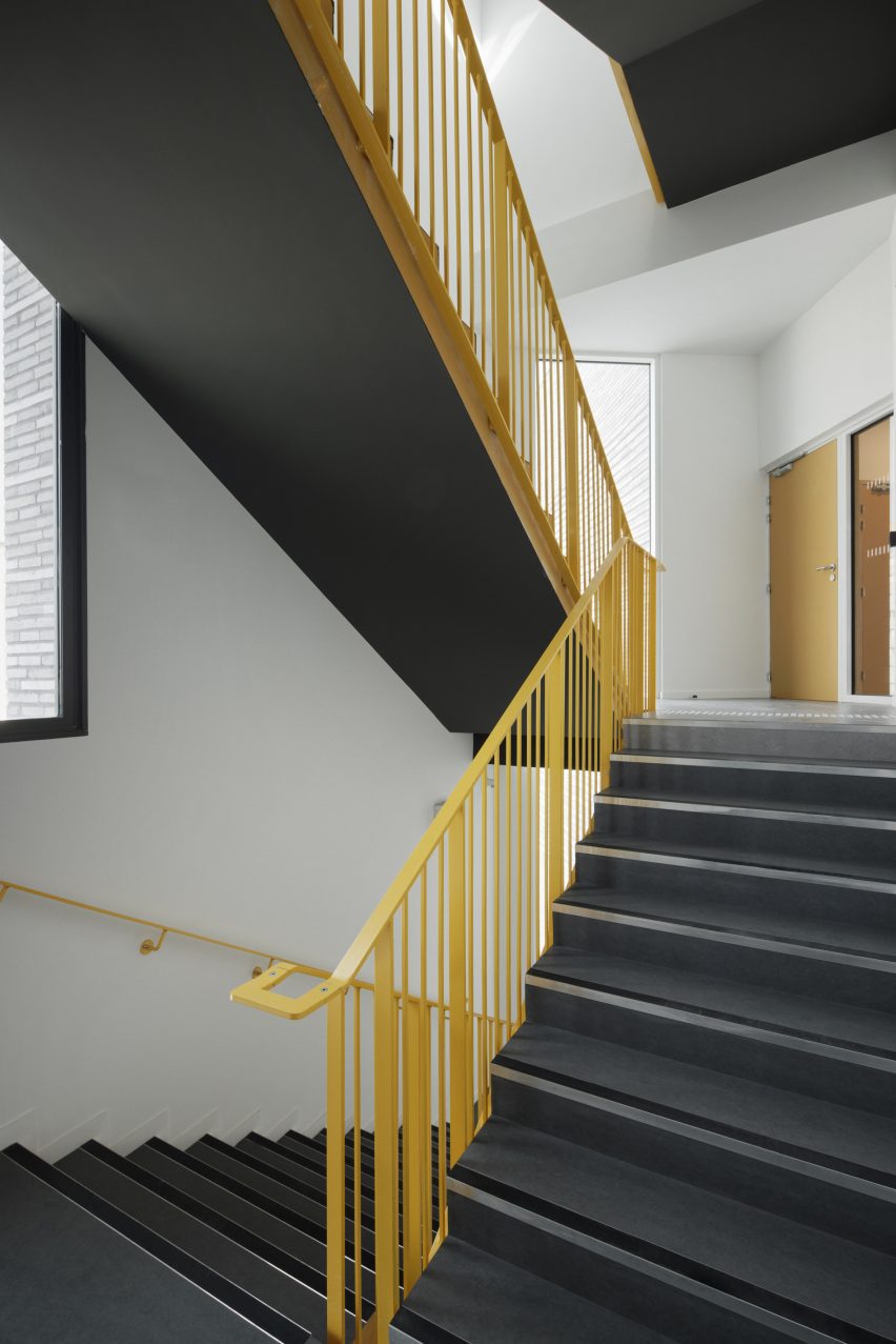 Contemporary International Resource Library by Bruno Gaudin Architectes